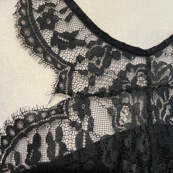 GUESS BLACK LACE V-BACK MIDI DRESS SIZE Large - Picture 4 of 12